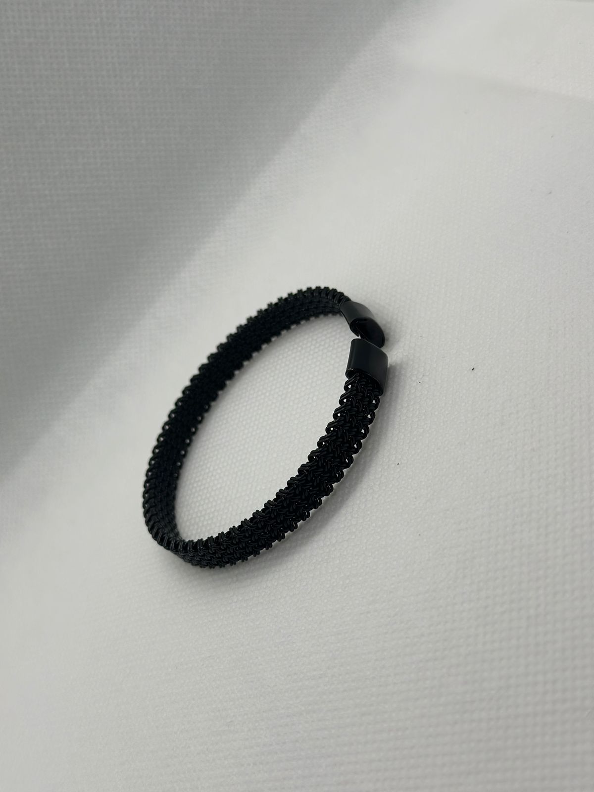 Obsidian mesh open cuff